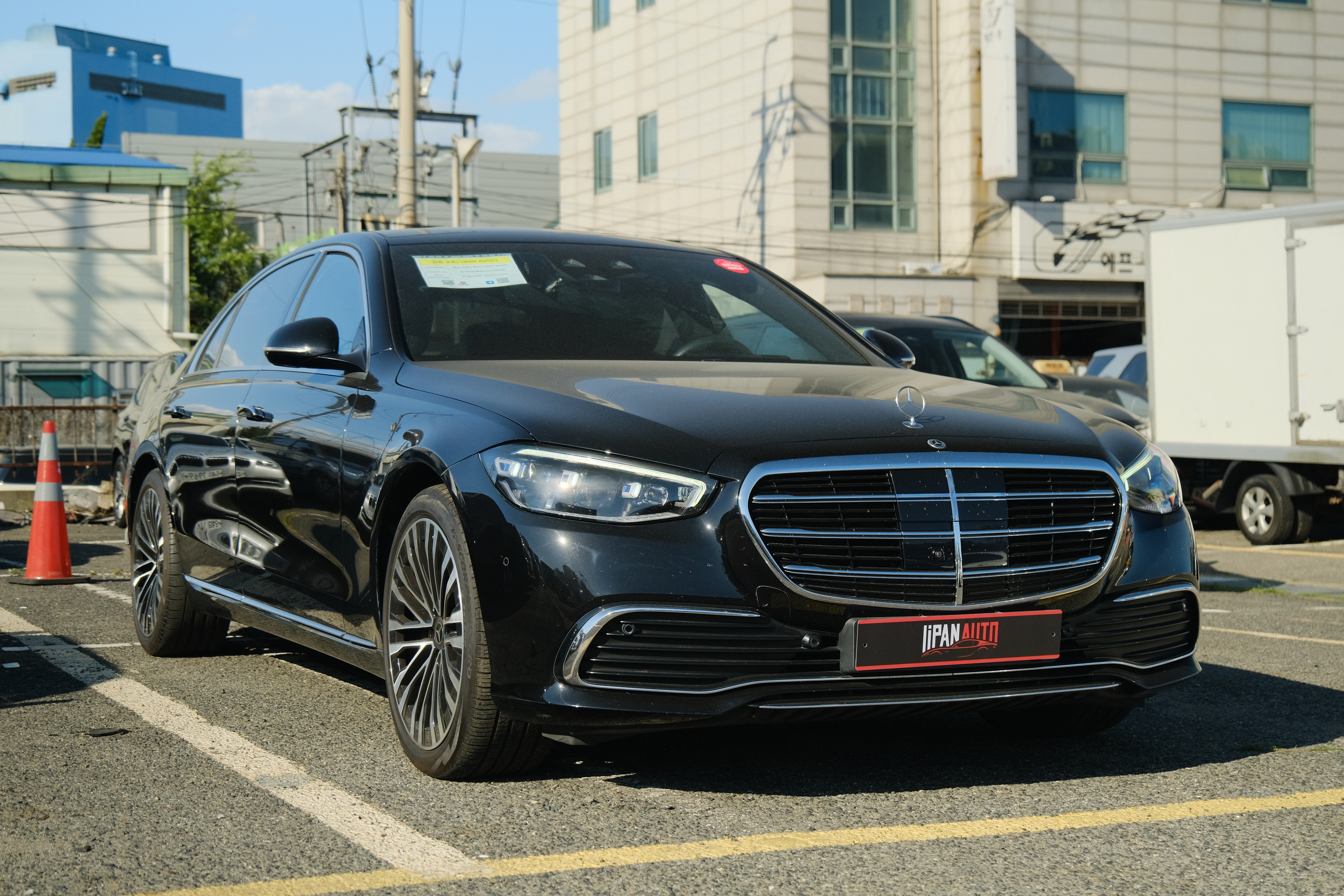 Mercedes-Benz S-Class 500
